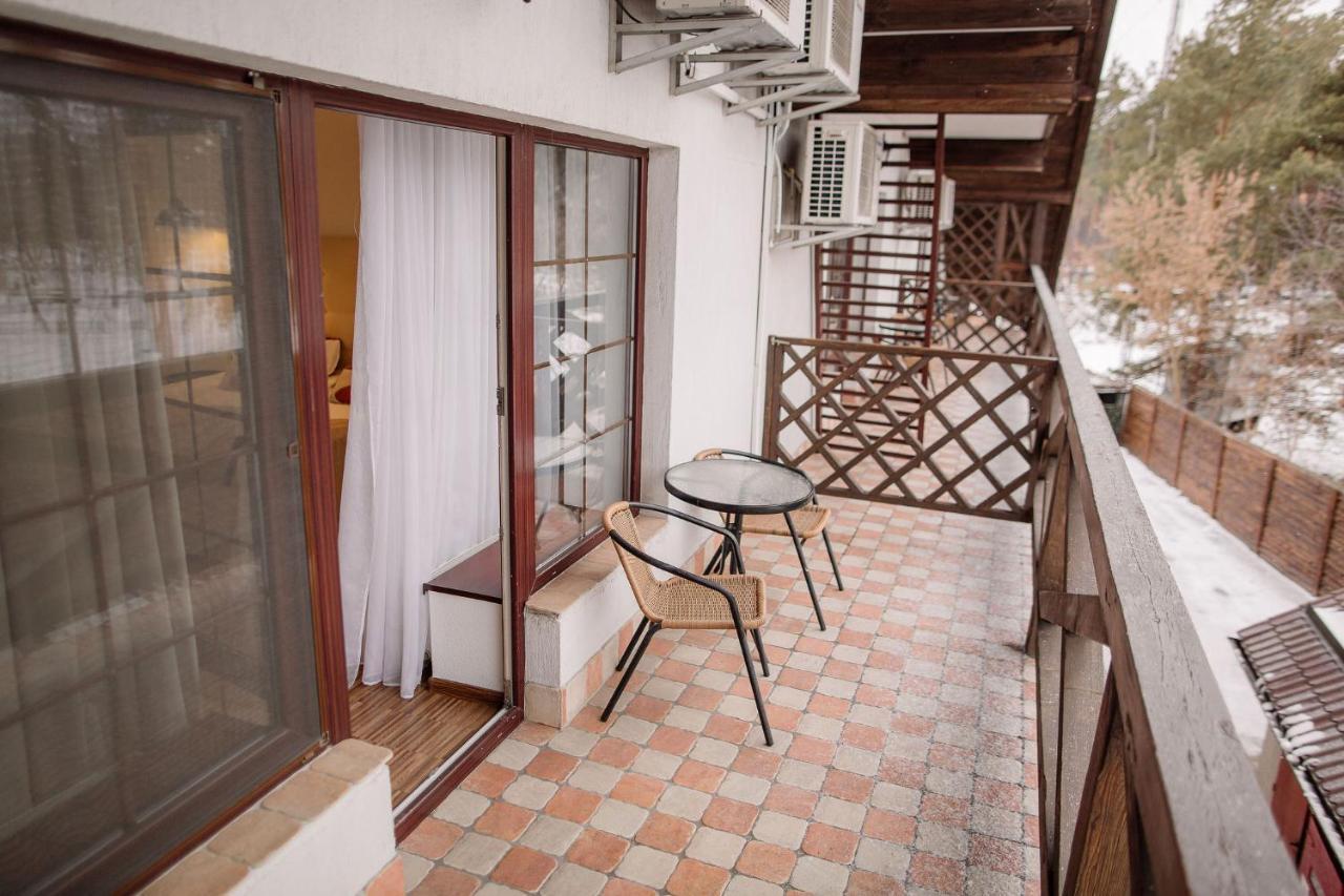 Veselyj Zajets Hotel Pirnove Exterior photo